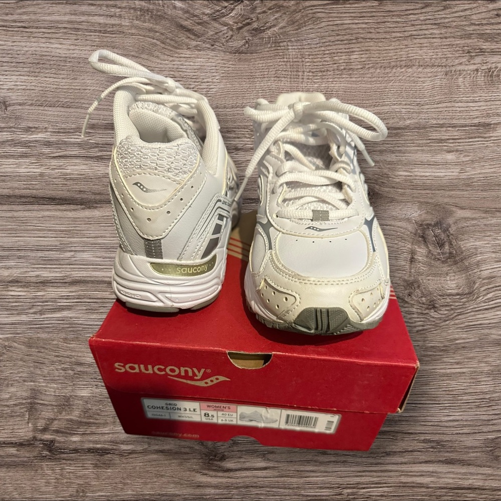 NEW IN BOX Saucony Grid Cohesion 3 LE | Women's 8.5 | White/Silver
